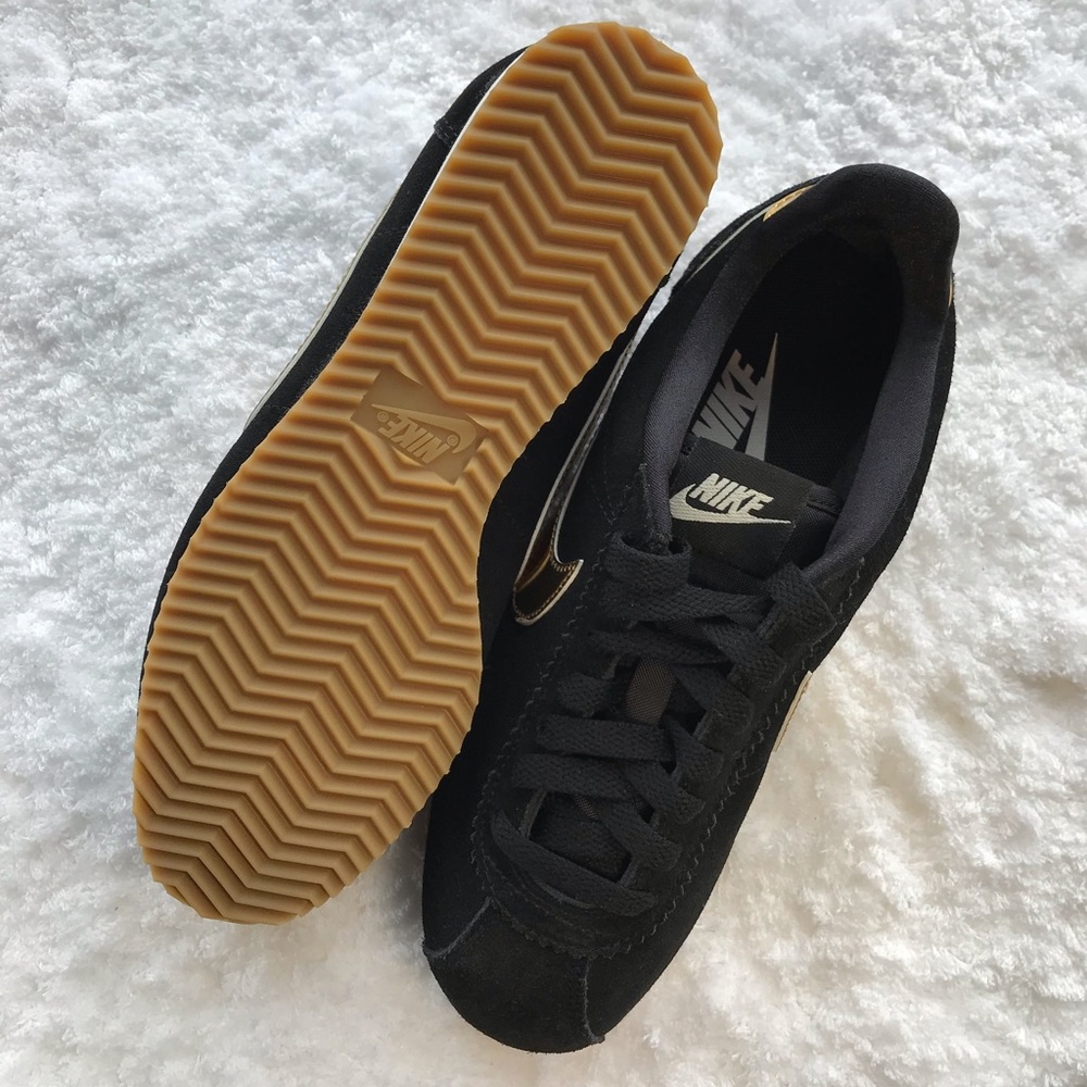 NEW Nike Classic Cortez SE - **Various Sizes** - Picture 4 of 5